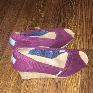 Women’s size 9 Tom’s corduroy maroon peep wedges.